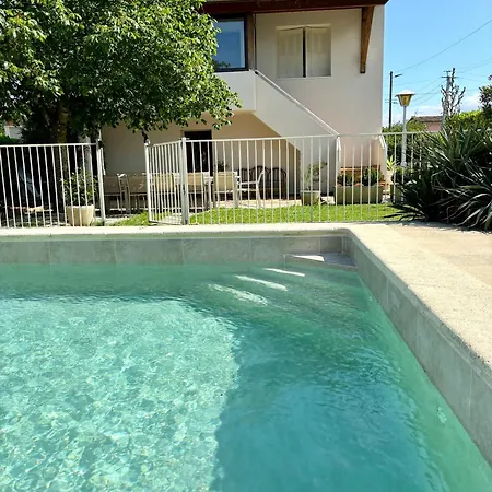 Charmante Renovee Avec Piscine *