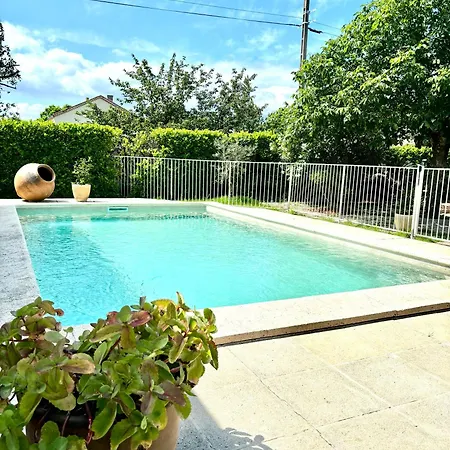 Charmante Renovee Avec Piscine Villa *